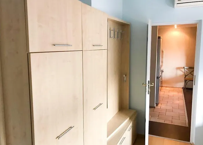 Cozy Flat In Near Old Town Apartman