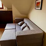 Cozy Flat In Near Old Town Bukarest