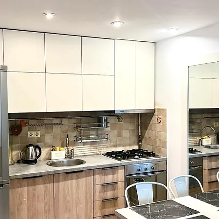 Cozy Flat In Near Old Town